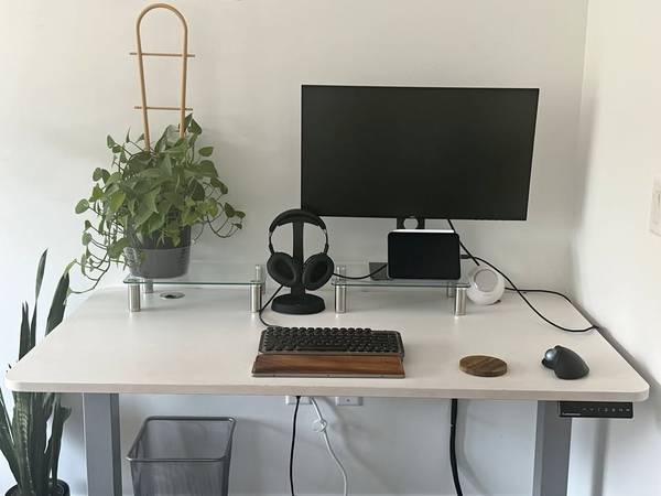 Autonomous Standing Desk - white, like new 1
