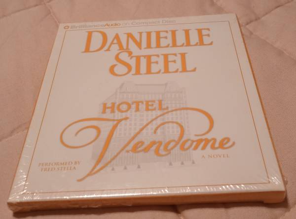 New book Hotel Vendome by Danielle Steel 4 cd's 1