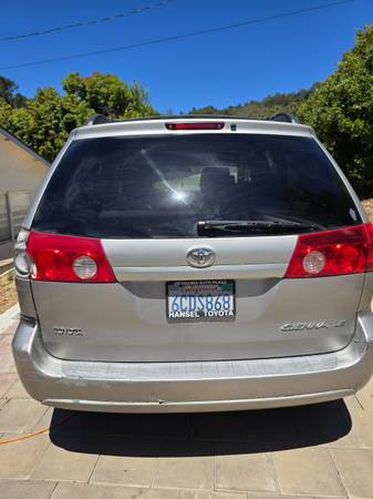 Van 2008 SIENNA 1