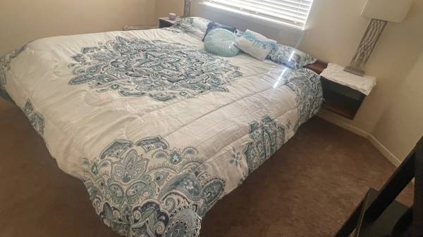 $515 / 1br - Large private bedroom with bath ready now in shared home (Corona)63661255533057120