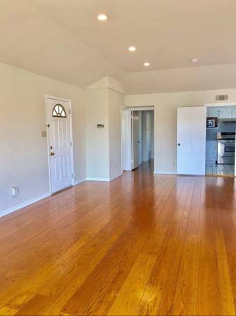 $1,500 / 1hab - 300ft2 - ACOGEDORA HABITACIÓN PRINCIPAL CON BAÑO PRIVADO EN ALQUILER EN DALY CITY (Daly City)63845956419203124