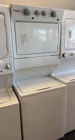 WHIRLPOOL 27” STACKABLE UNIT 1