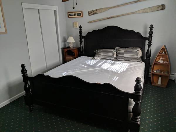 King size bed 1
