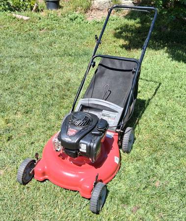 Yard Machines 550 Series 140cc Lawn Mower 1
