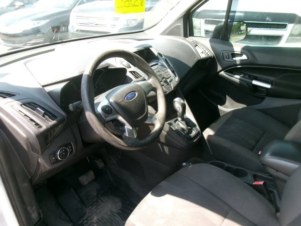 2017 Ford TRANSIT CONNECT XLT - Photo 2