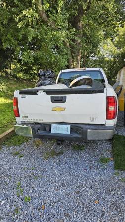 Chevy Silverado 2011 - $5,800 (Temple hills)63618646598017121