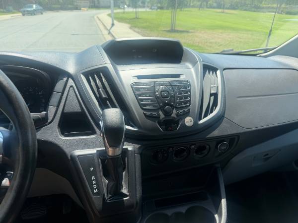 2019 Ford Transit-250 - Photo 11