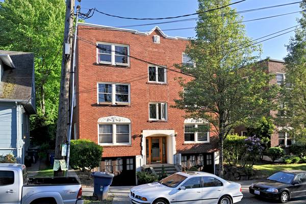 CREST APTS ►1bd+DEN! Charm! Hardwoods! Spacious! TOP FLOOR! Charm! 1