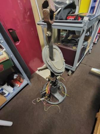 1985 Mustang Convertable Steering column. 1