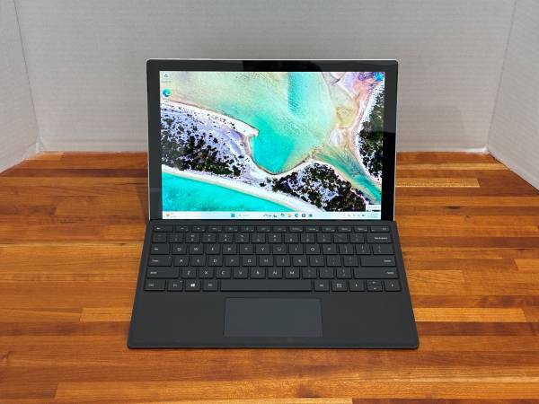 Microsoft Surface Pro 5 i5-7300U 8GB 256GB SSD Windows 11 Pro 1