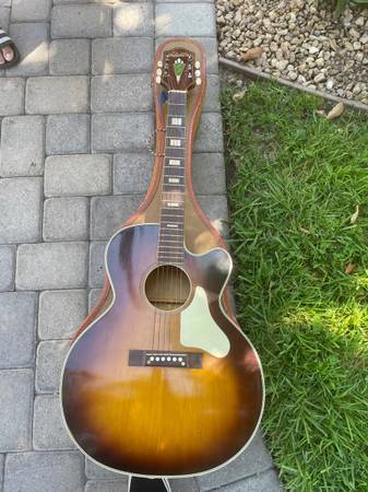 Silvertone S-628 Cutaway 1