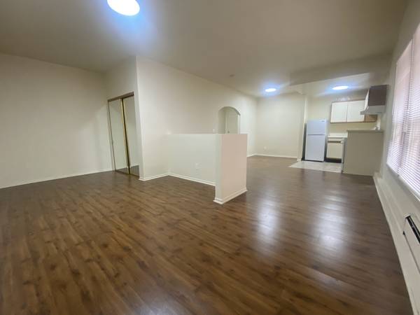 $1,995 Extra Large Studio ~ Move in Special (Koreatown)63774528295809120