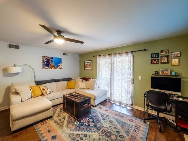 $2200.00 / 2br - 1030ft2 - ¡Ubicación ideal en Mount Pleasant con excelentes comodidades!64016106823811121