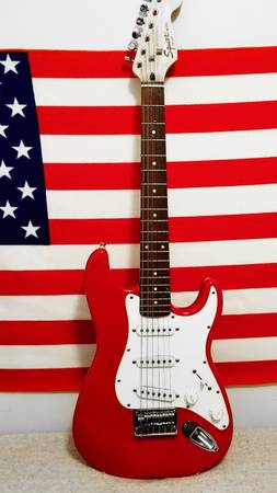 Selling a Squier Mini Fender Strat Electric Guitar, 1