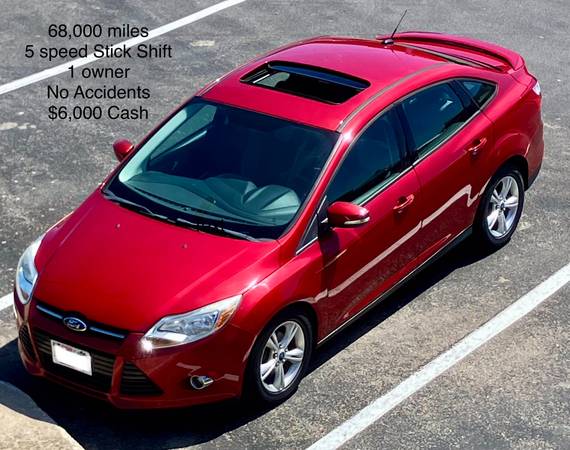 2012 Ford Focus 5 Speed Manual only 68,000 Miles! 1