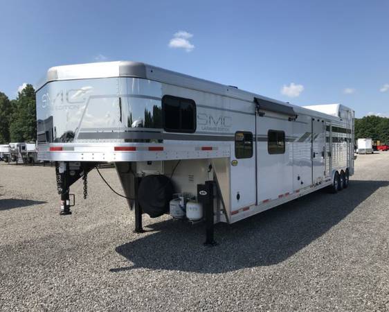 2019 SMC 3 Horse LQ Trailer – Hickory Decor, Power Awning, 7000lb Axle 1