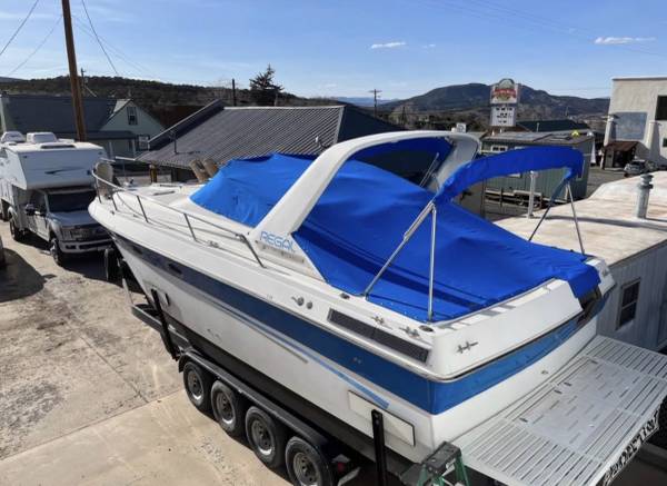 1989 Regal Commodore & Trailer 1