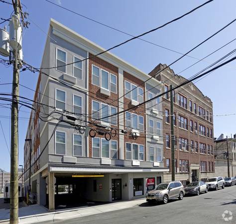20 CANFIELD ST $1800 1