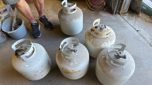Used 5 gallon proane tanks 1