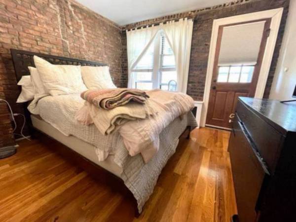 $2,050 / 1br - Lugar de verano Windsor amueblado 0ne-dormitorio con paliativo (Brooklyn)63689574543235123