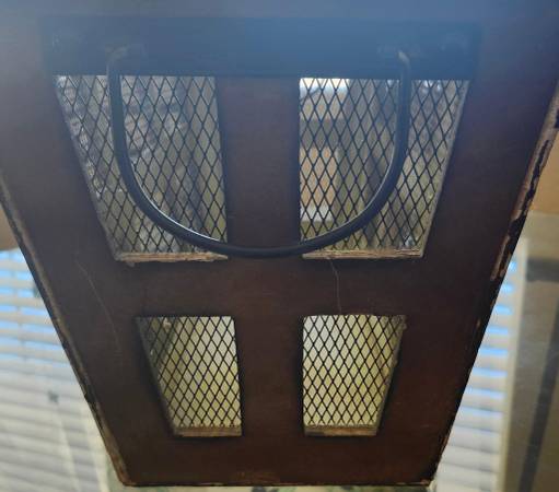 Rustic Mesh Planter with Metal Handles – 21.5" – Great Condition 1