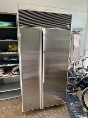 Sub Zero Refrigerator 1