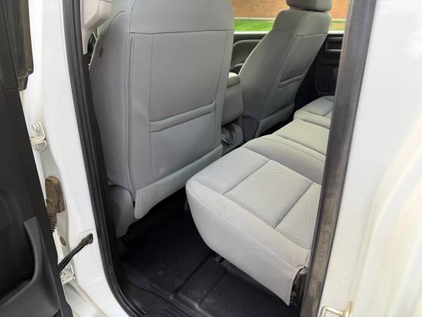 2016 Chevrolet SILVERADO 2500HD - Photo 11