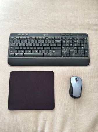 Logitech Wireless Keyboard Mouse Combo 1