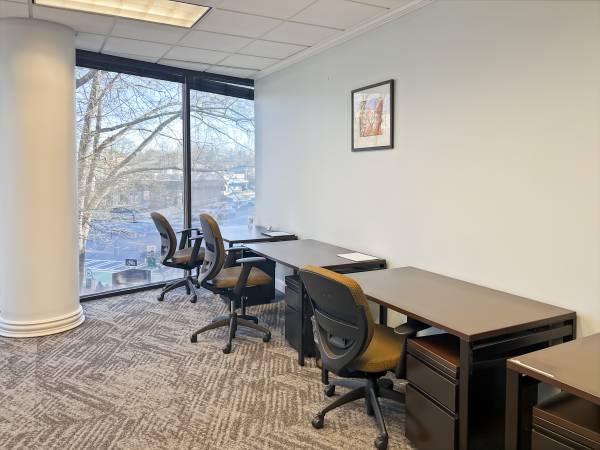 Touchdown → WORK → take-off | coworking desks 1