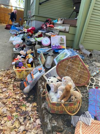 Yard sale photo