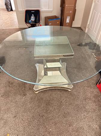 Glass round table and pull out coucb 1