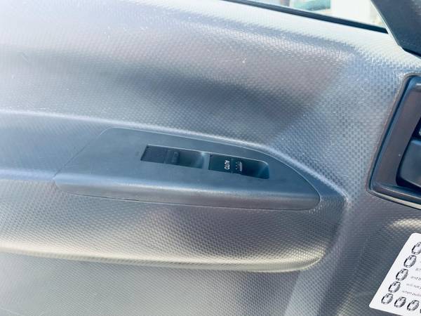 2017 Isuzu NRR 20' MOVING - Photo 13