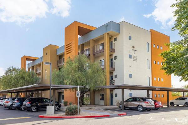 Exclusive 55+ Community-Relax in Style, Pet-Friendly Rentals! 1