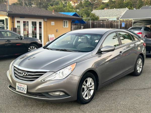 Sedán Hyundai Sonata GLS 2013 con sistema ECO activo. ¡Precio especial! - $8,200 (hayward / castro valley)63613001368963122