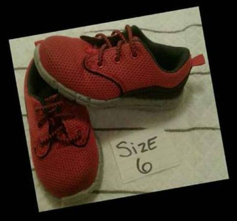 OSHKOSH BRAND NEW RED SNEAKERS FOR LIL ONES SIZE 1