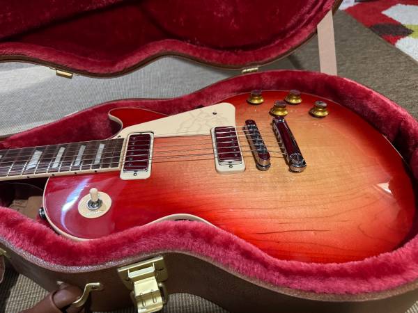 Gibson Les Paul deluxe 70’ (price down) 1