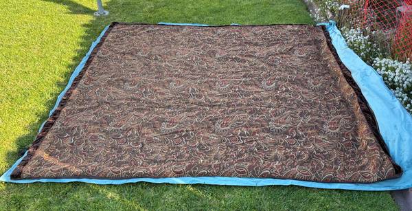 comforter/Queen size 1