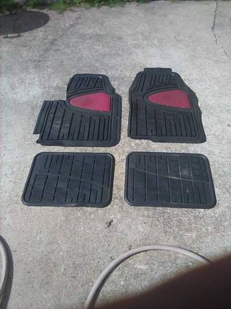 CAR/TRUCK floor mat 4 piece set $10 - $10 (chicago) 1