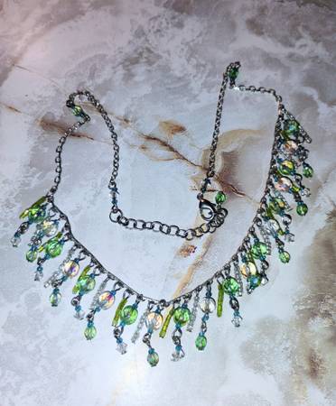 ELEGANT GREEN & BLUE RHINESTONE NECKLACE 1