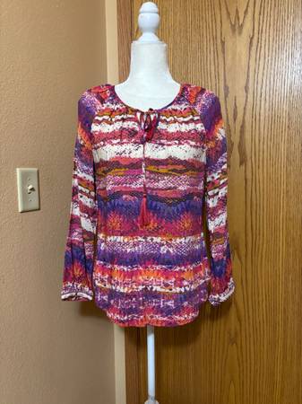 Como Black NWOT PS long sleeve top multicolor pattern 1