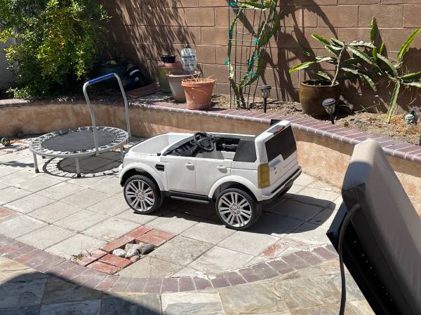FREE Kids ev car 1