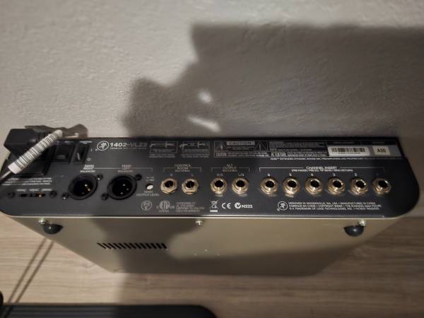 Mackie 1402-VLZ3 14-Channel Premium Mic/Line Mixer - musical