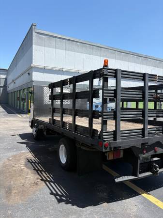 2008 Isuzu NPR - Photo 9