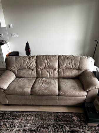 Mint Condition Sofa 1