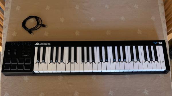 Alesis V49 MIDI Keyboard/Controller 1
