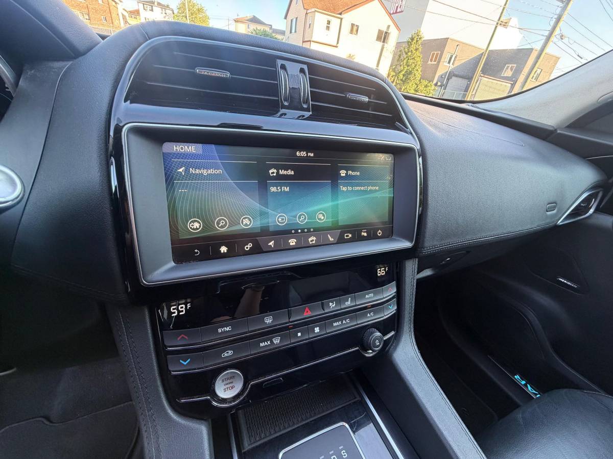 2019 Jaguar F-PACE 30T Prestige AWD