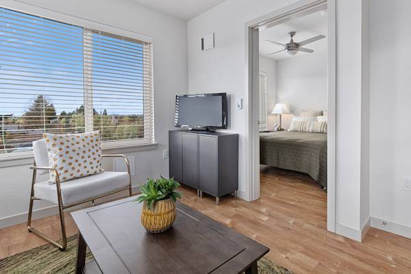 $1,395 / 1br - Where Luxury Meets Convenience @ The Chelsea! (SE Portland, Sellwood, Moreland)64039057605249124