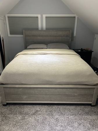 Queen platform bed frame 1