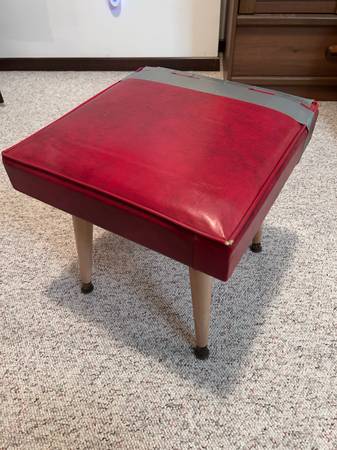 MCM Ottoman 1