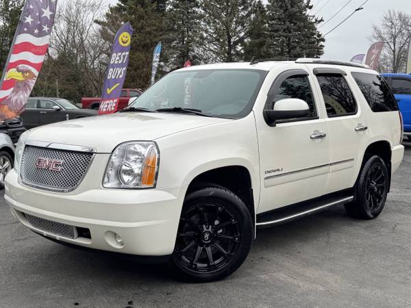 2011 GMC Yukon Denali - 6.2L V8 - Fully Loaded! 1